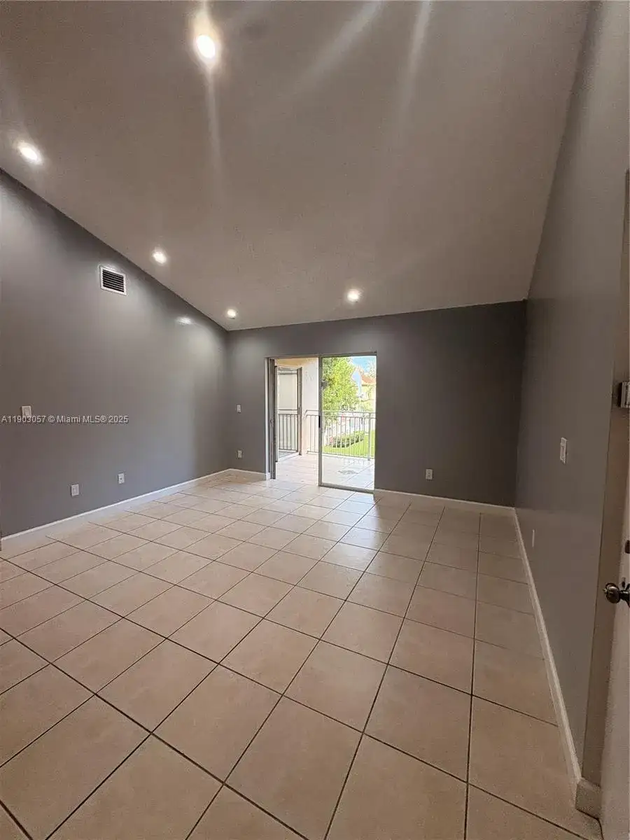 18850 NW 57th Ave # 306, Hialeah FL 33015 photo 5