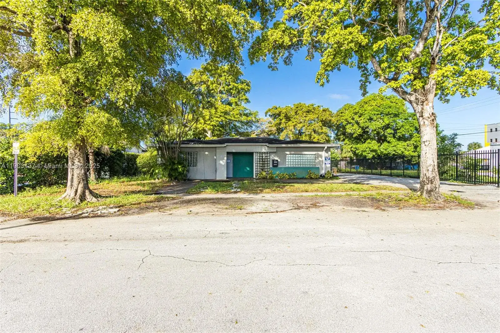 16190 NE 11th Ct, North Miami Beach FL 33162