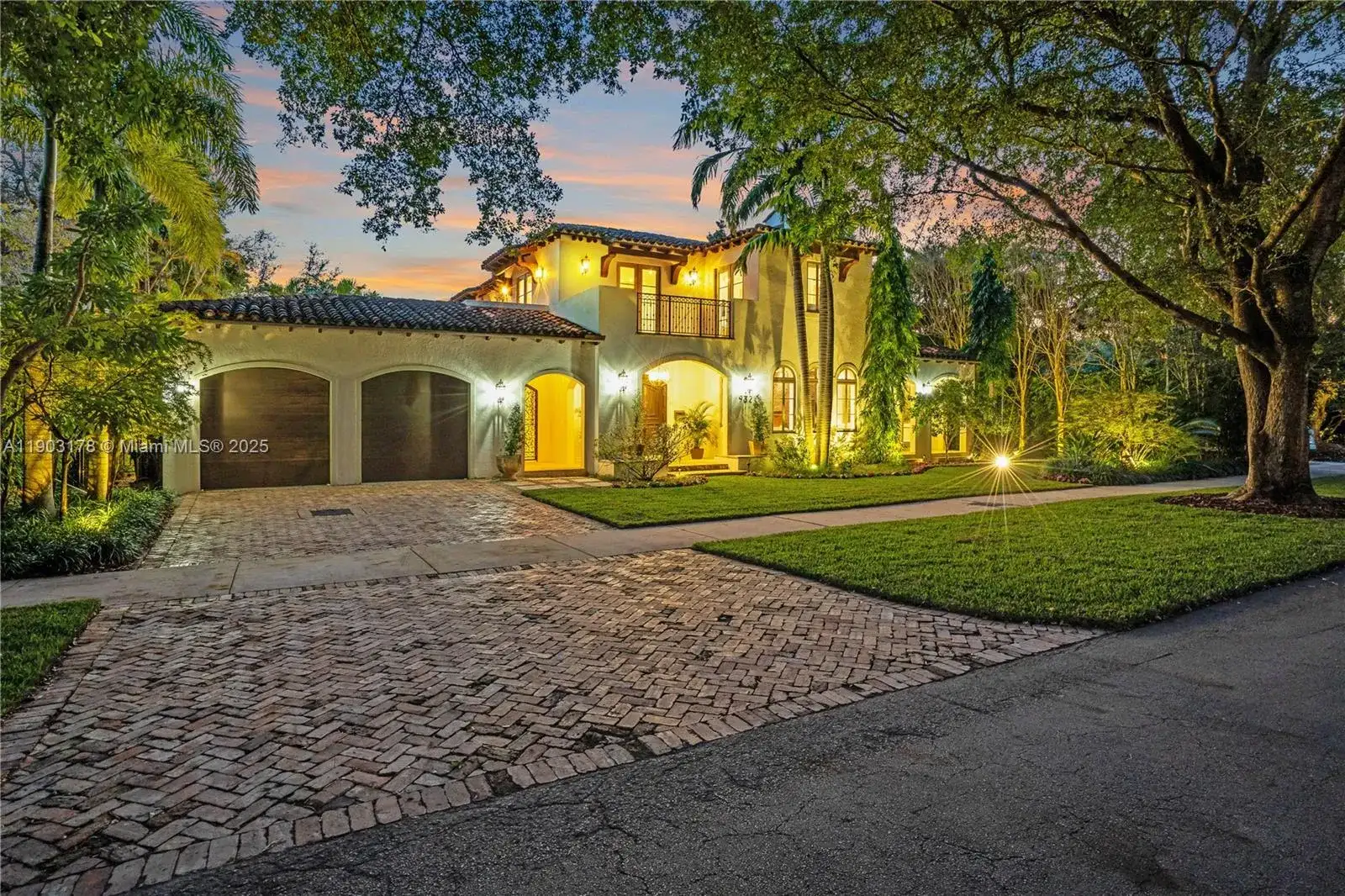 932 Escobar Ave, Coral Gables FL 33134 photo 2