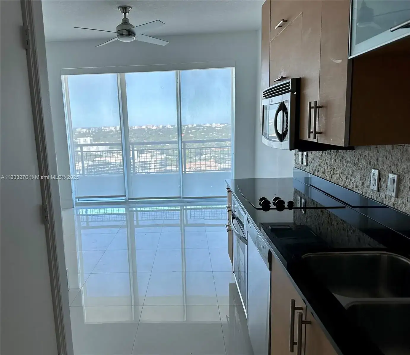 60 SW 13th St # 2213, Miami FL 33130 photo 2