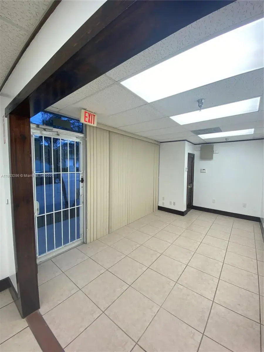 8202 NW 70th St # 6994, Medley FL 33195