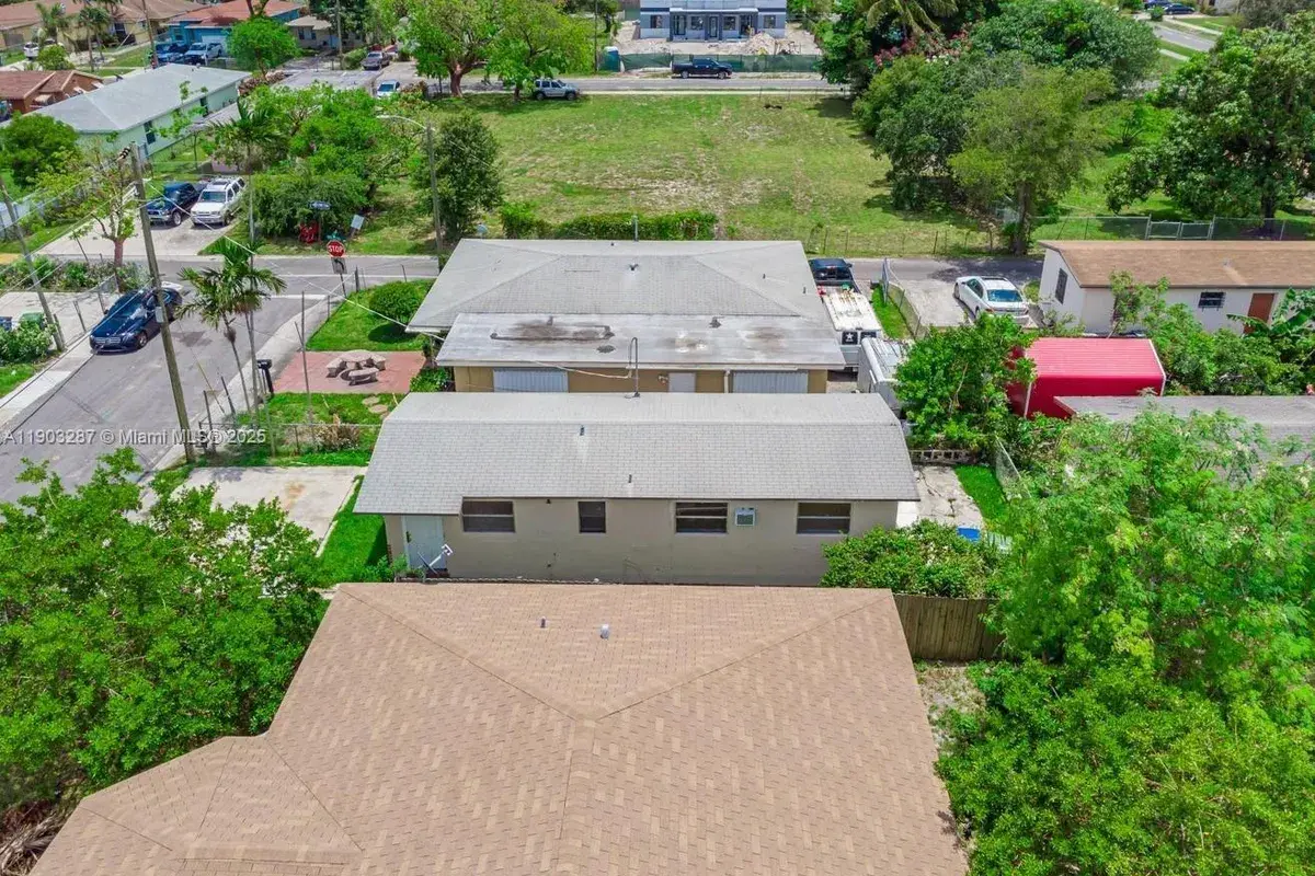 805 NW 3rd Ter # 1, Hallandale Beach FL 33009