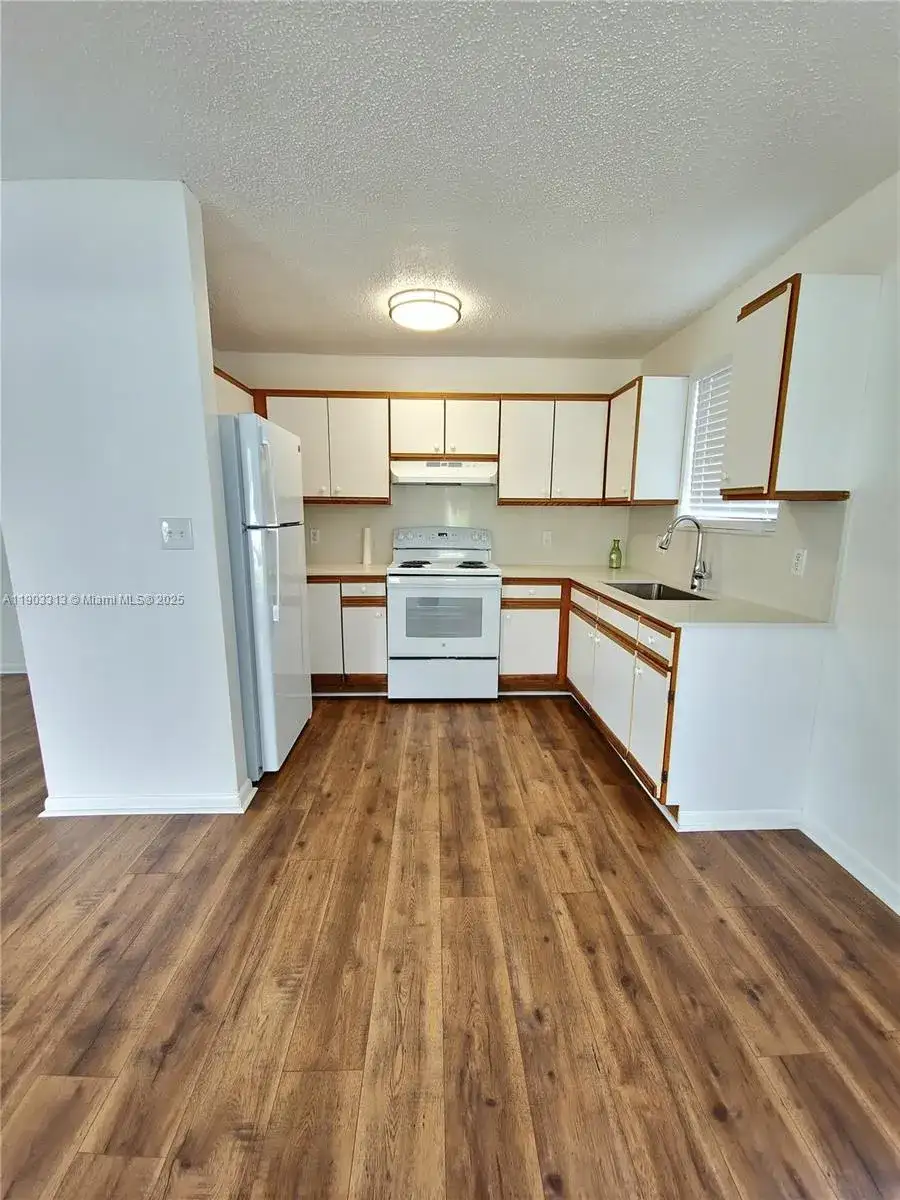 20203 SW 122nd Ct, Miami FL 33177 photo 3
