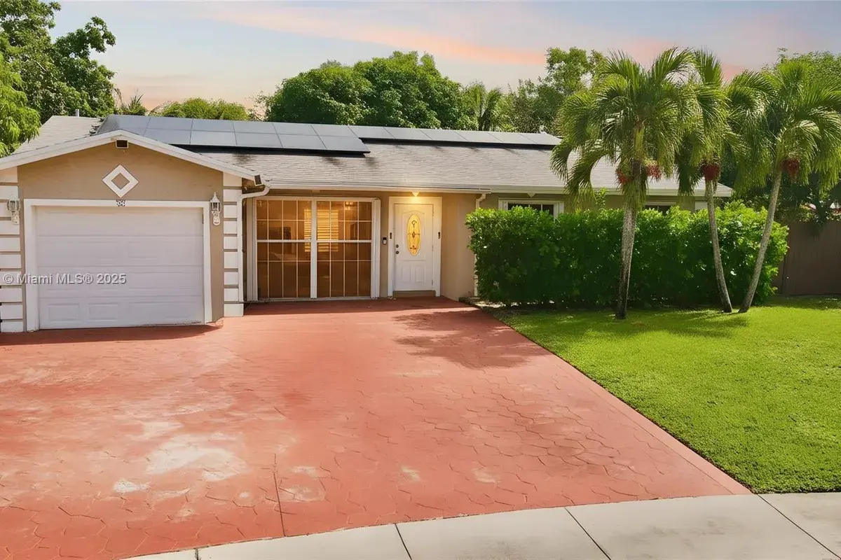 301 NW 83rd Way, Pembroke Pines FL 33024