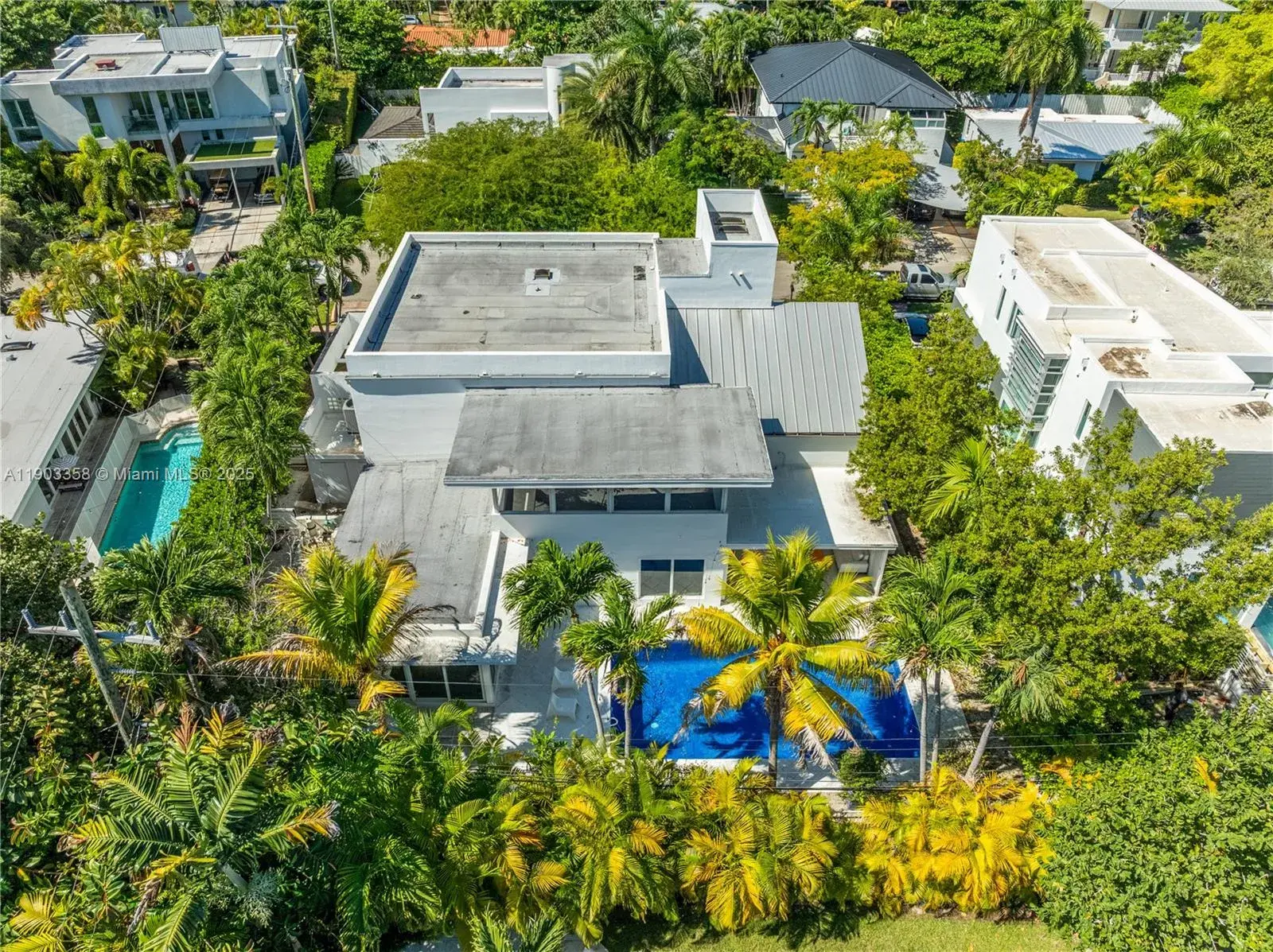 525 Ridgewood Rd, Key Biscayne FL 33149