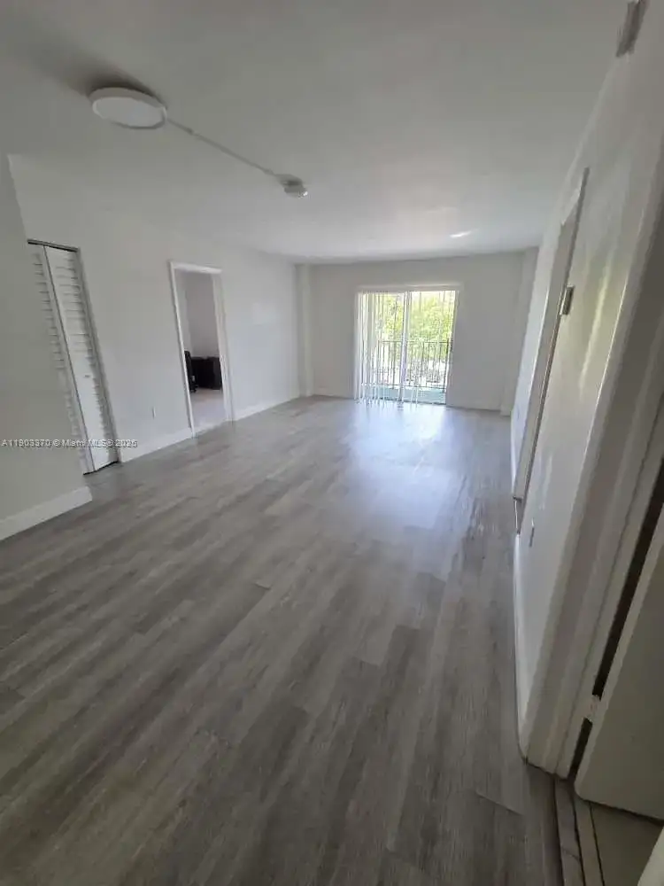 4717 NW 7th St # 10, Miami FL 33126 photo 3