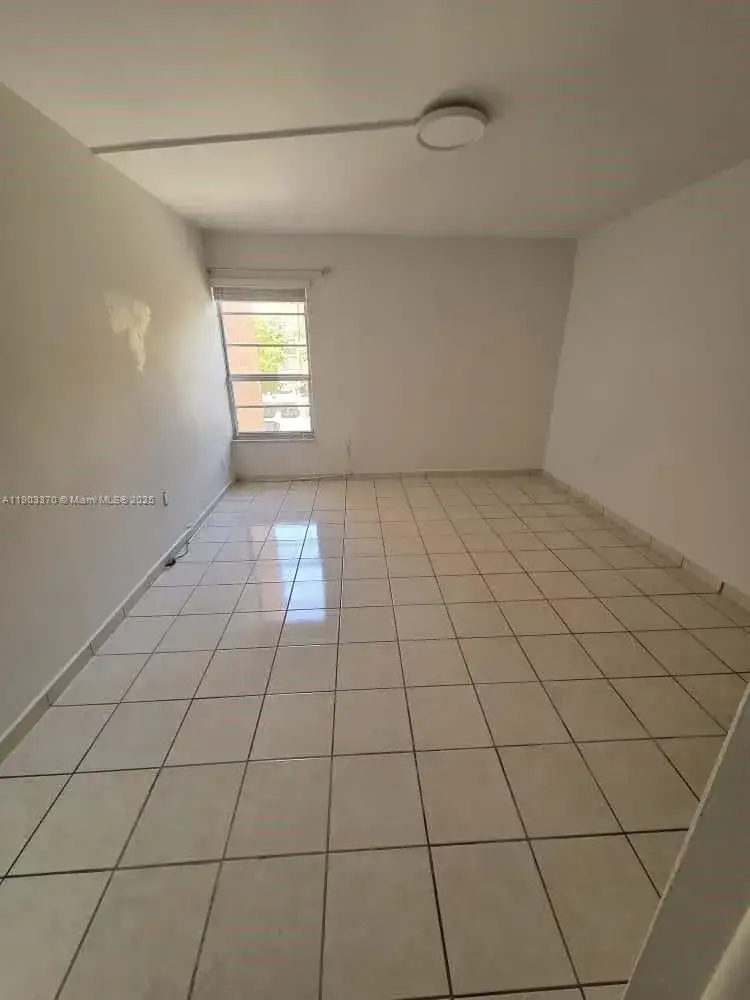 4717 NW 7th St # 10, Miami FL 33126 photo 4