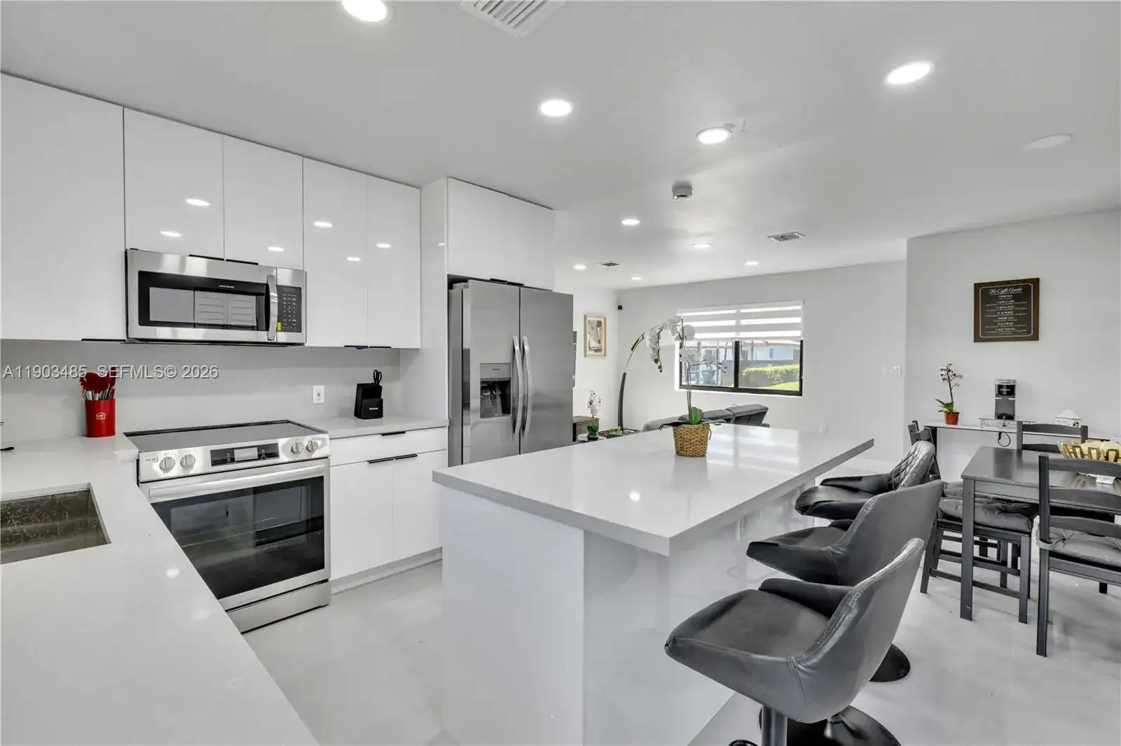 6021 SW 19th St, Miami FL 33155 photo 2