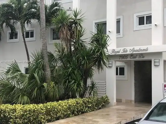 7905 East Dr # 10A, North Bay Village FL 33141