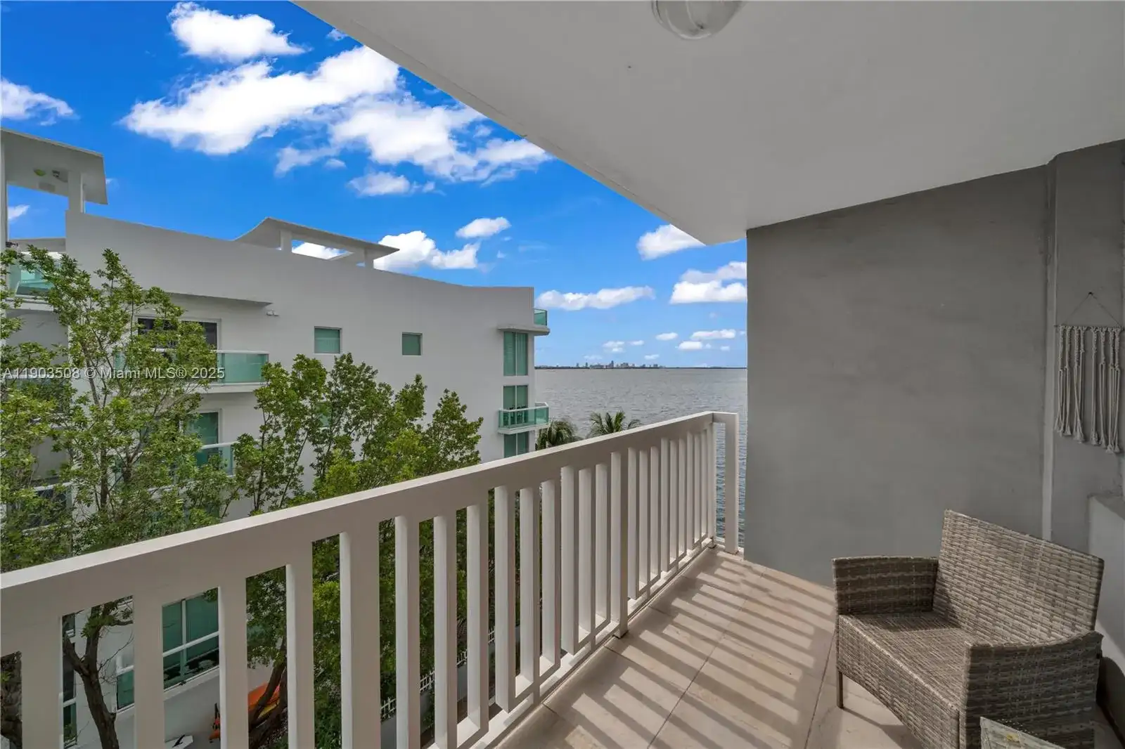 2016 Bay Dr # 505, Miami Beach FL 33141 photo 2