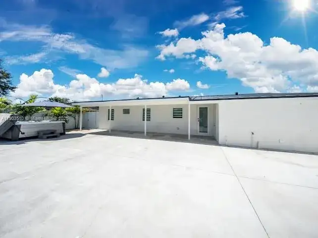 16125 NW 28th Pl, Miami Gardens FL 33054 photo 3