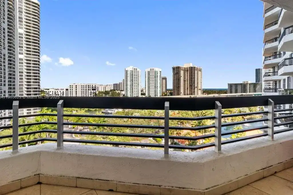 3600 Mystic Pointe Dr # 1209, Aventura FL 33180 photo 4