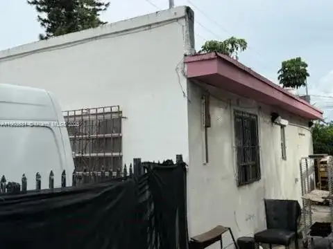 11628 NW 7th Ave, Miami FL 33168 photo 3