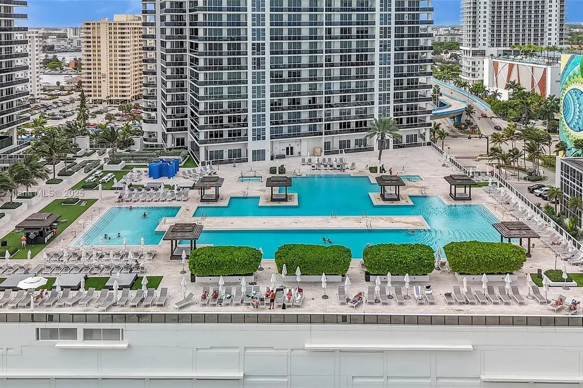 1800 S Ocean Dr # 2207, Hallandale Beach FL 33009