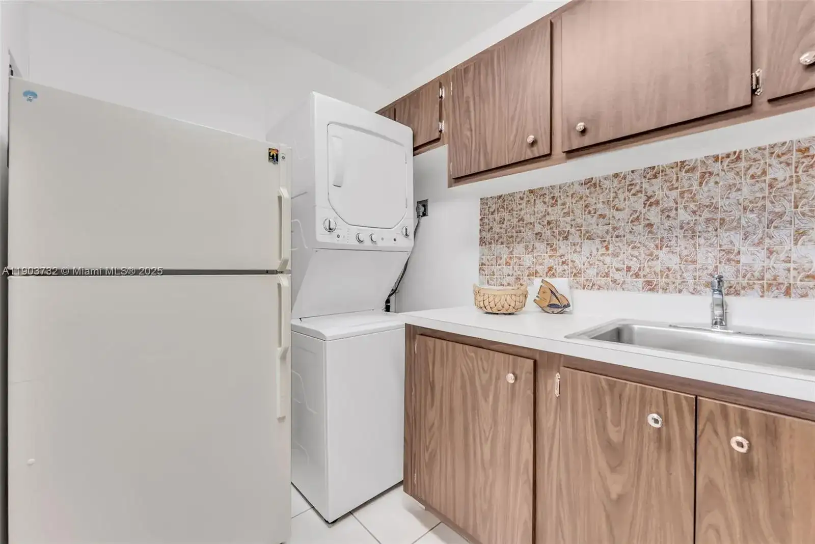 3661 SW 9th Ter # 402, Miami FL 33135 photo 5