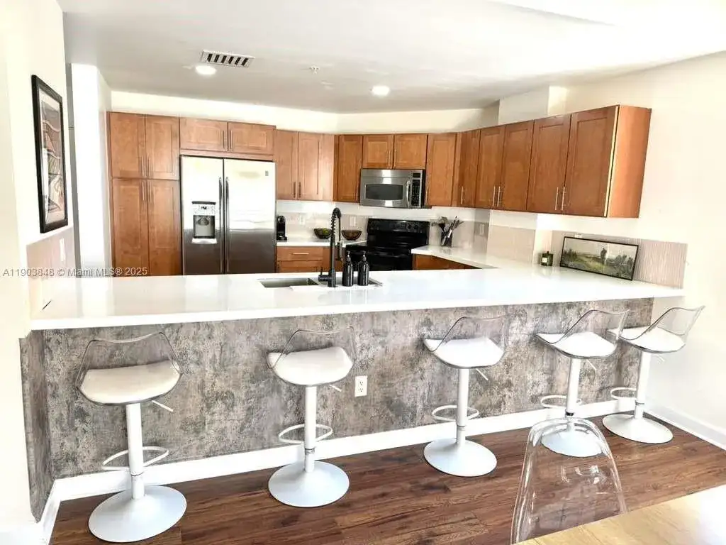 8390 SW 72nd Ave # 519, Miami FL 33143 photo 2