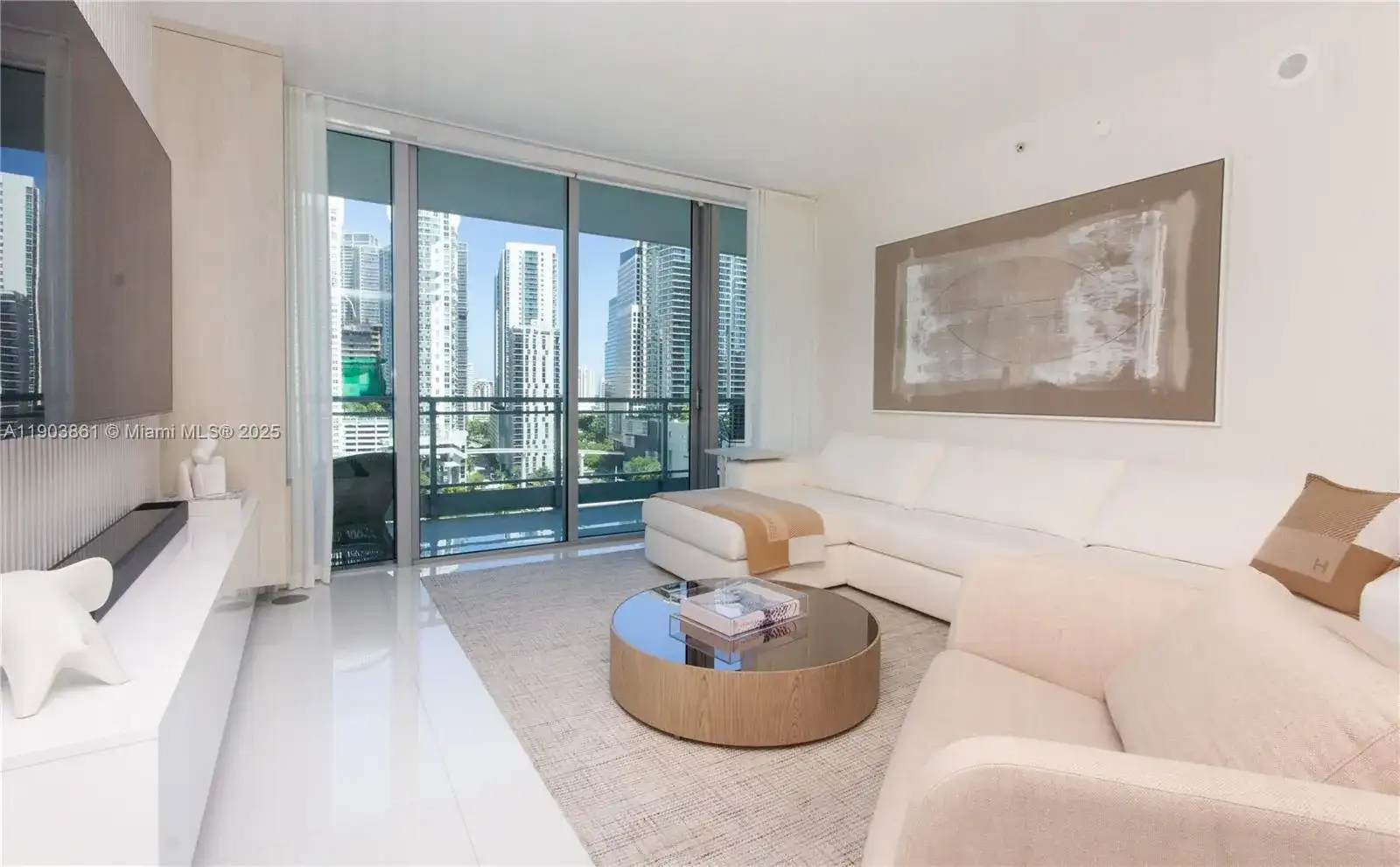 92 SW 3rd St # 1711, Miami FL 33130 photo 2