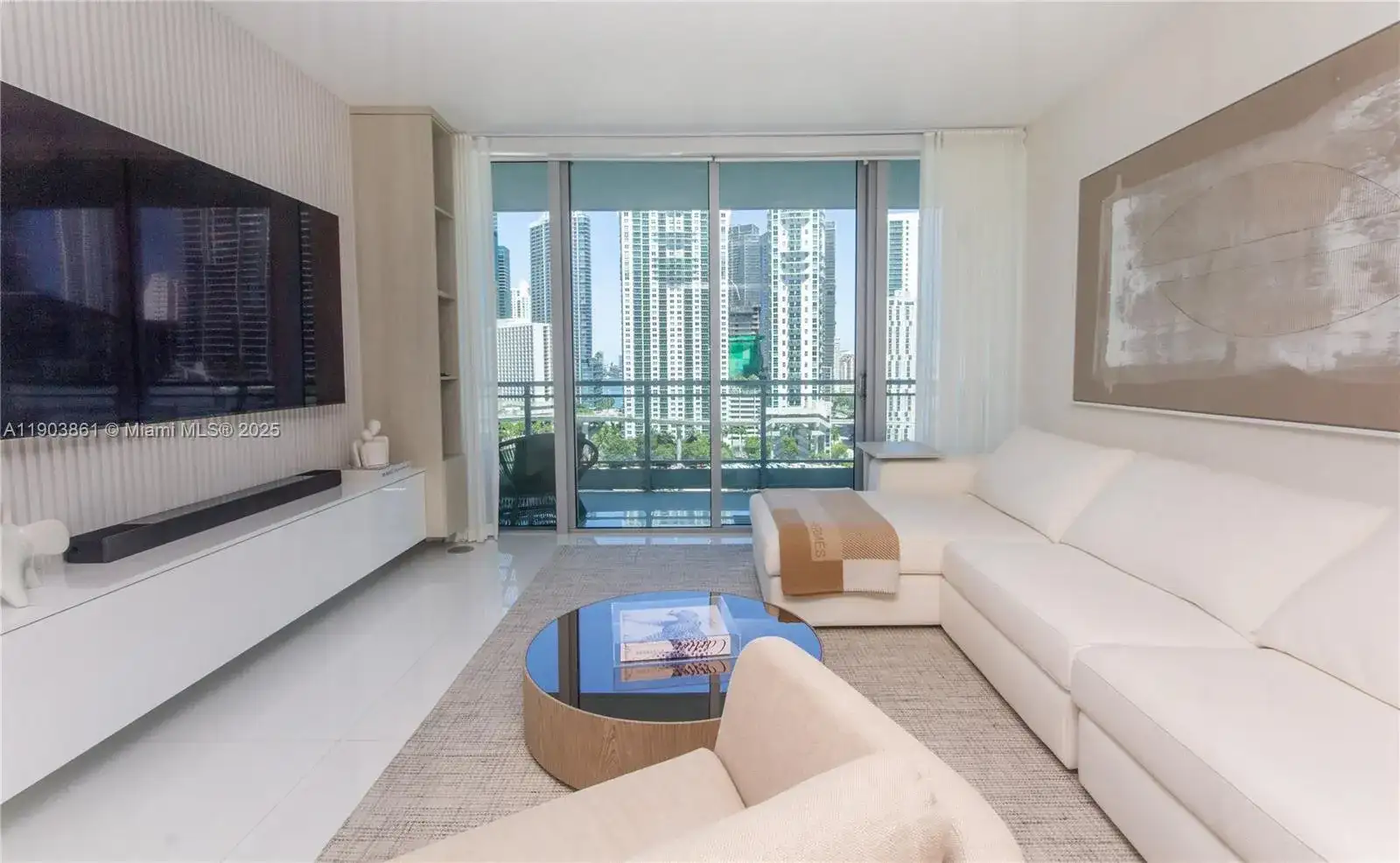92 SW 3rd St # 1711, Miami FL 33130 photo 3