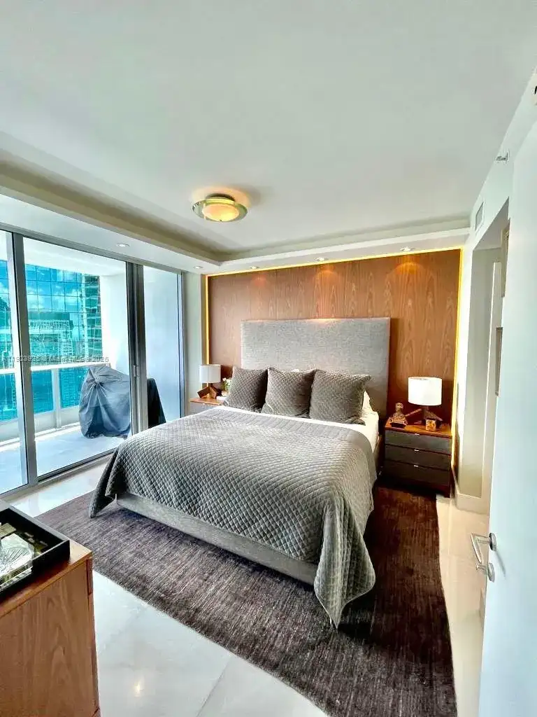 200 BISCAYNE BOULEVARD WAY # 4310, Miami FL 33131 photo 2
