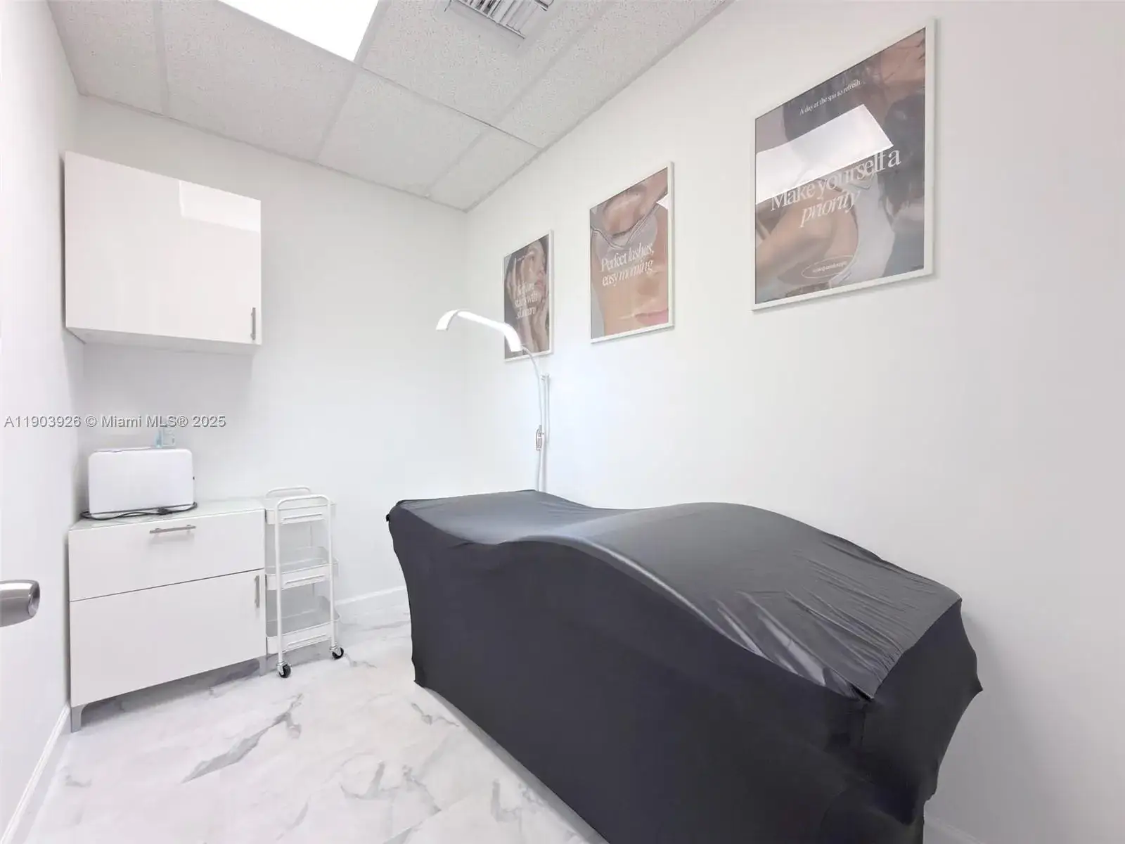 218 Commercial Blvd # 108, Lauderdale By The Sea FL 33308