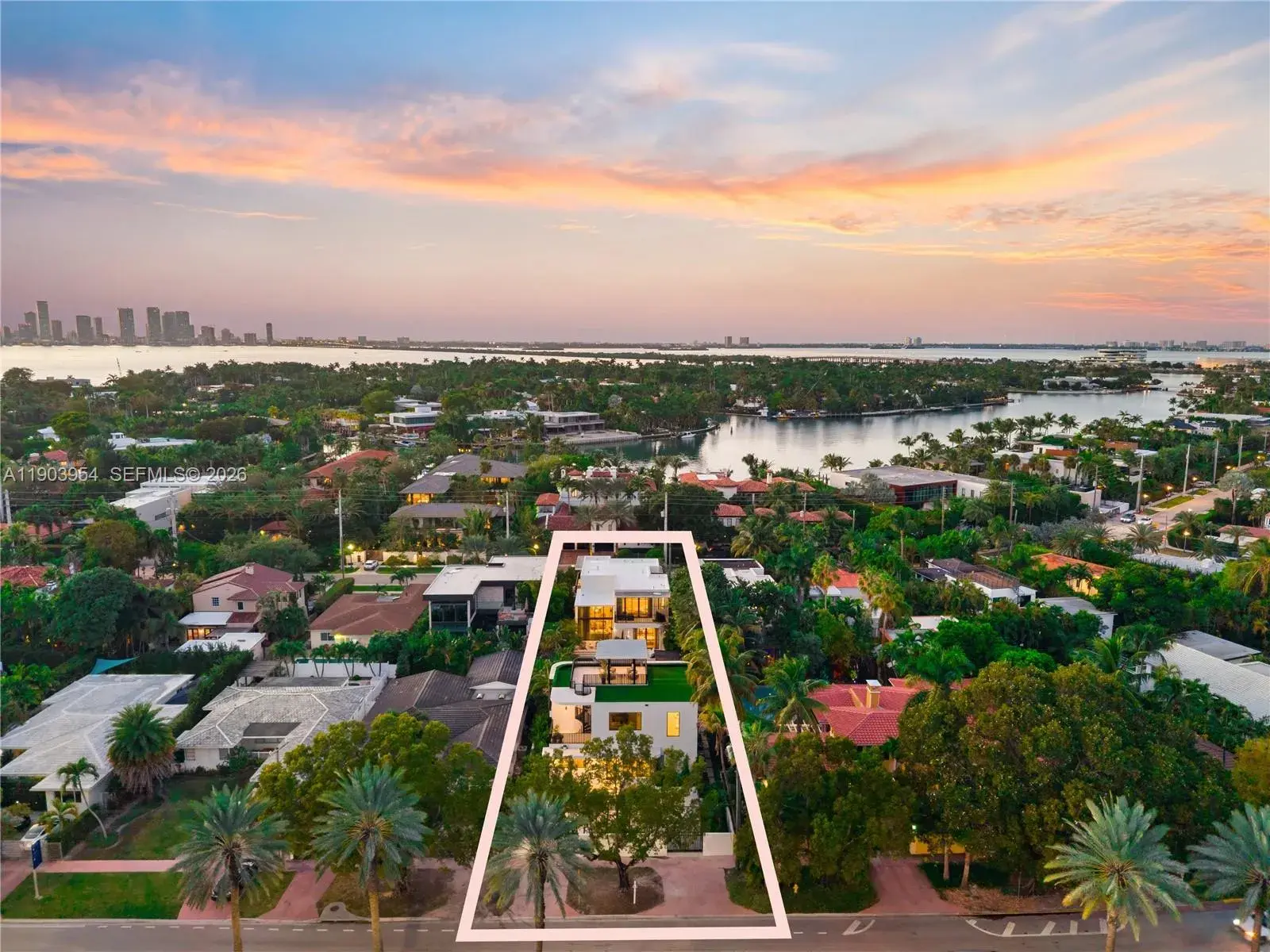2053 N Bay Rd, Miami Beach FL 33140