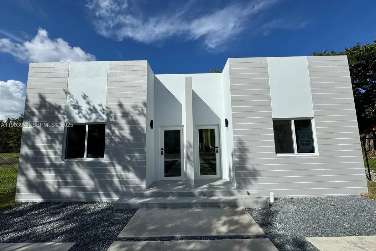 135 NW 60th St # 2, Miami FL 33127