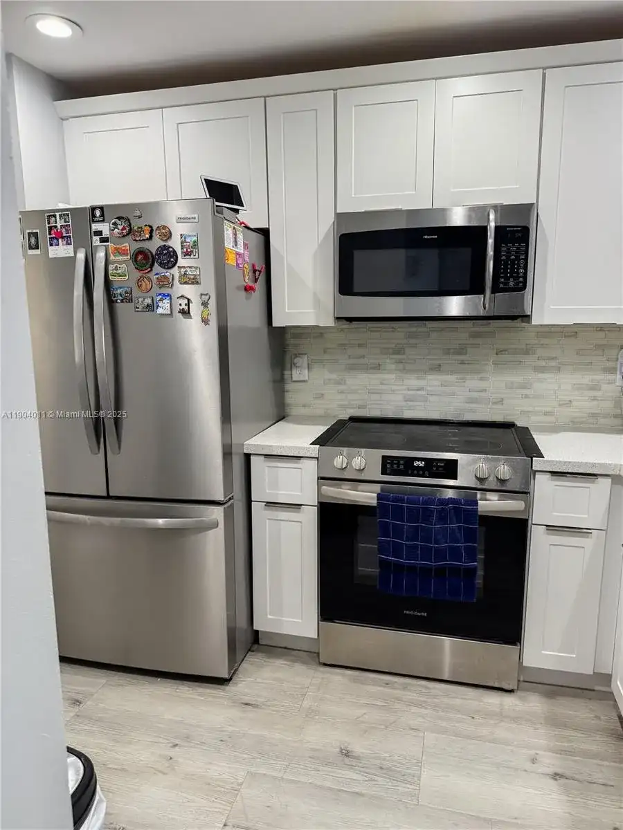 841 NE 207th Ln # 204, Miami FL 33179 photo 3