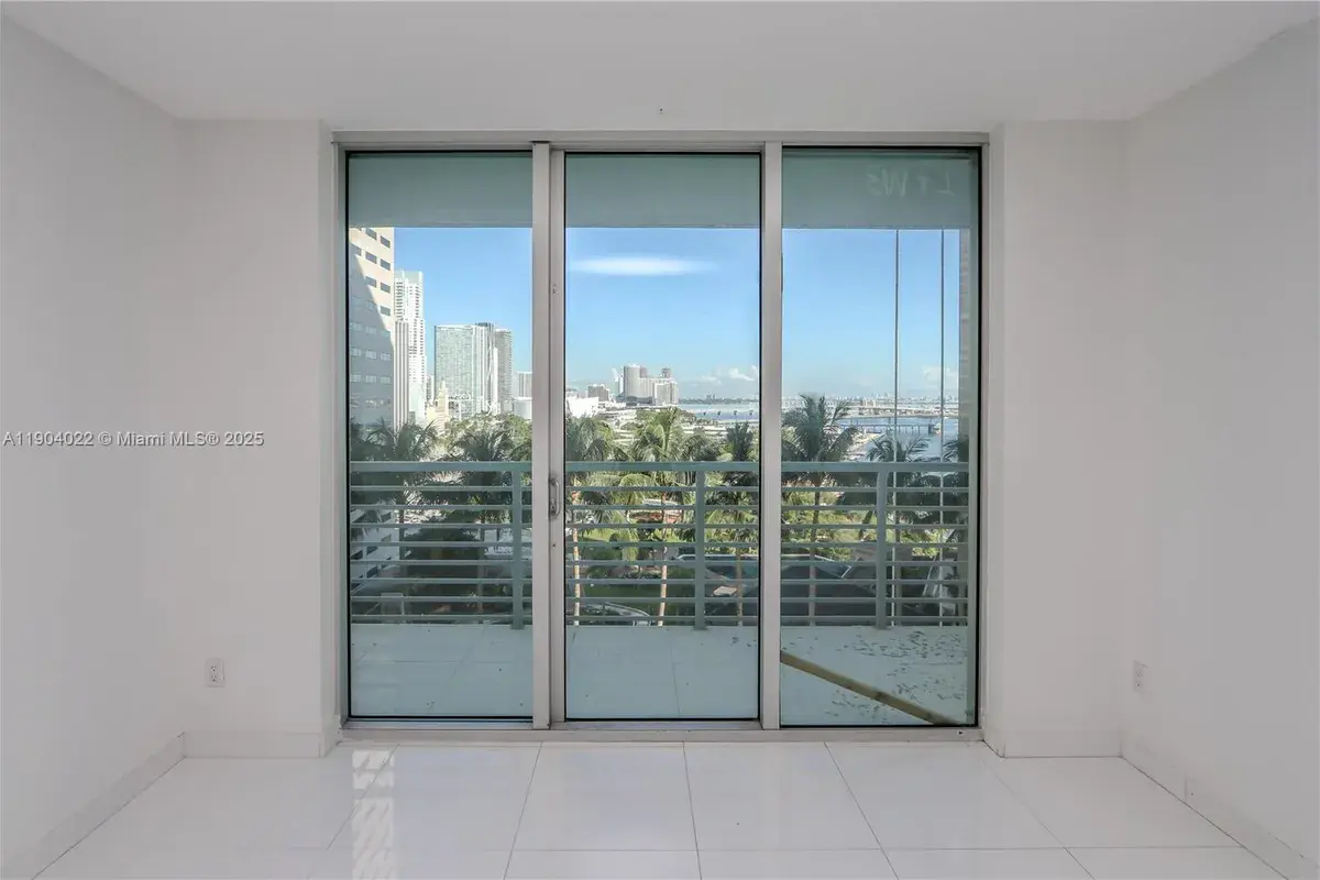 325 S Biscayne Blvd # 1722, Miami FL 33131