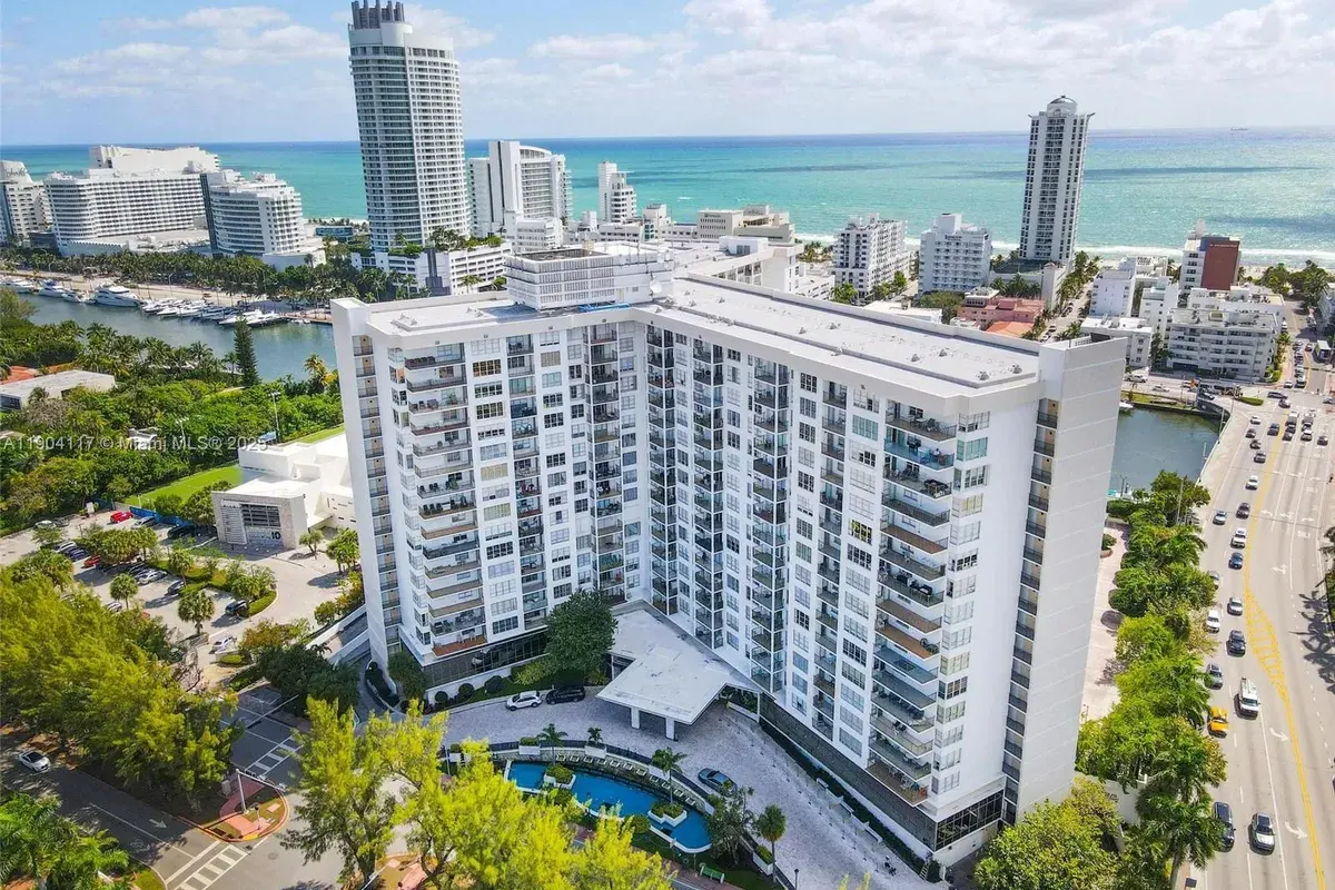 4101 Pine Tree Dr, Miami Beach FL 33140