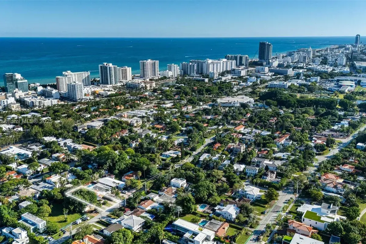 3153 Royal Palm Ave, Miami Beach FL 33140
