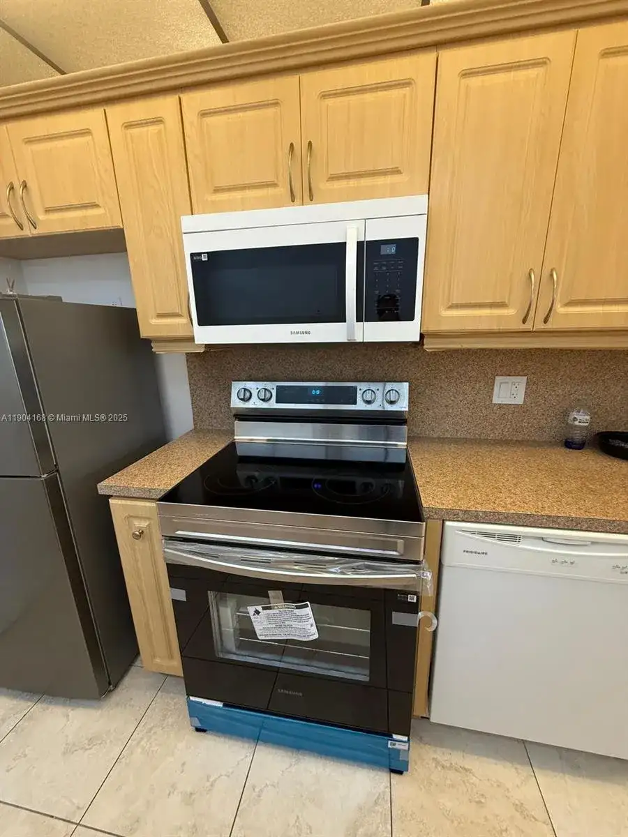 3660 NE 166th St # 805, North Miami Beach FL 33160 photo 3