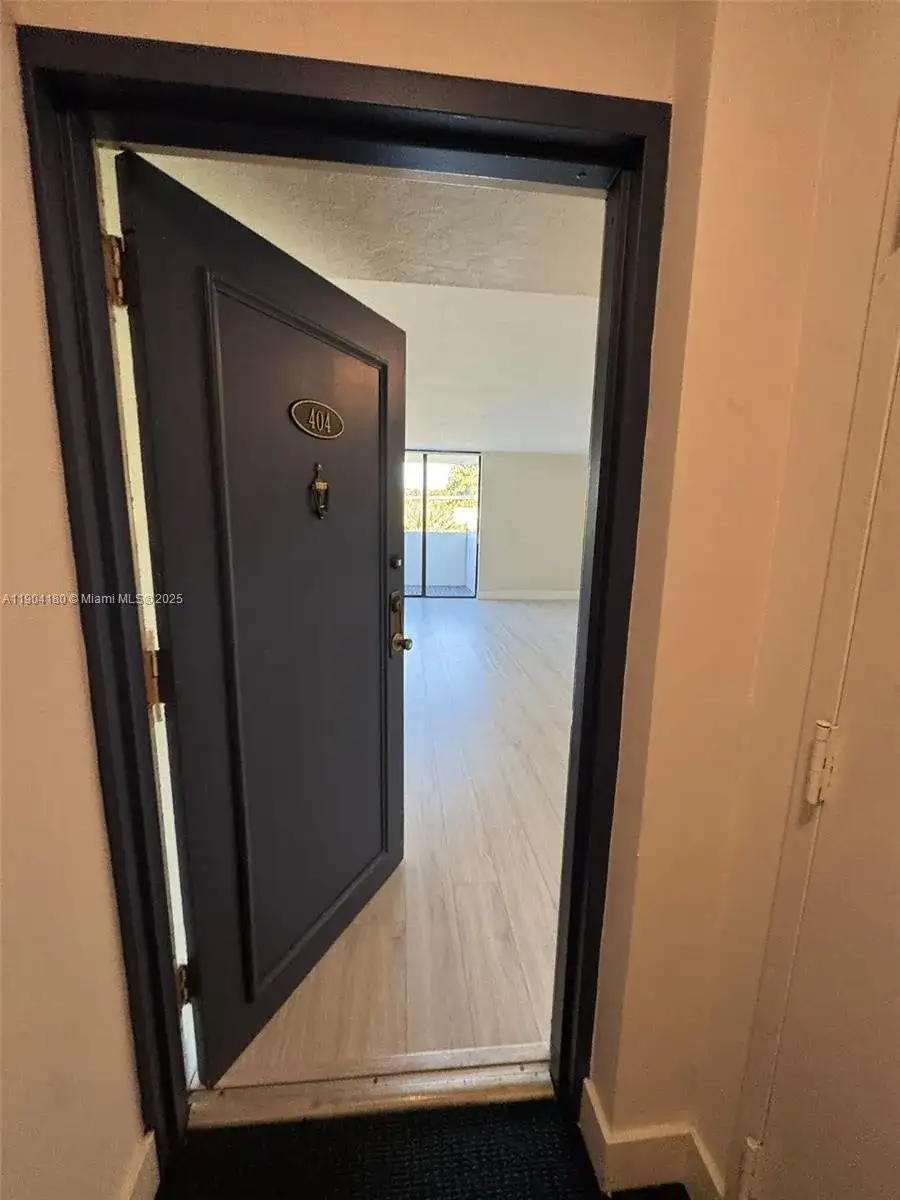 2715 Tigertail Ave # 404, Miami FL 33133 photo 3