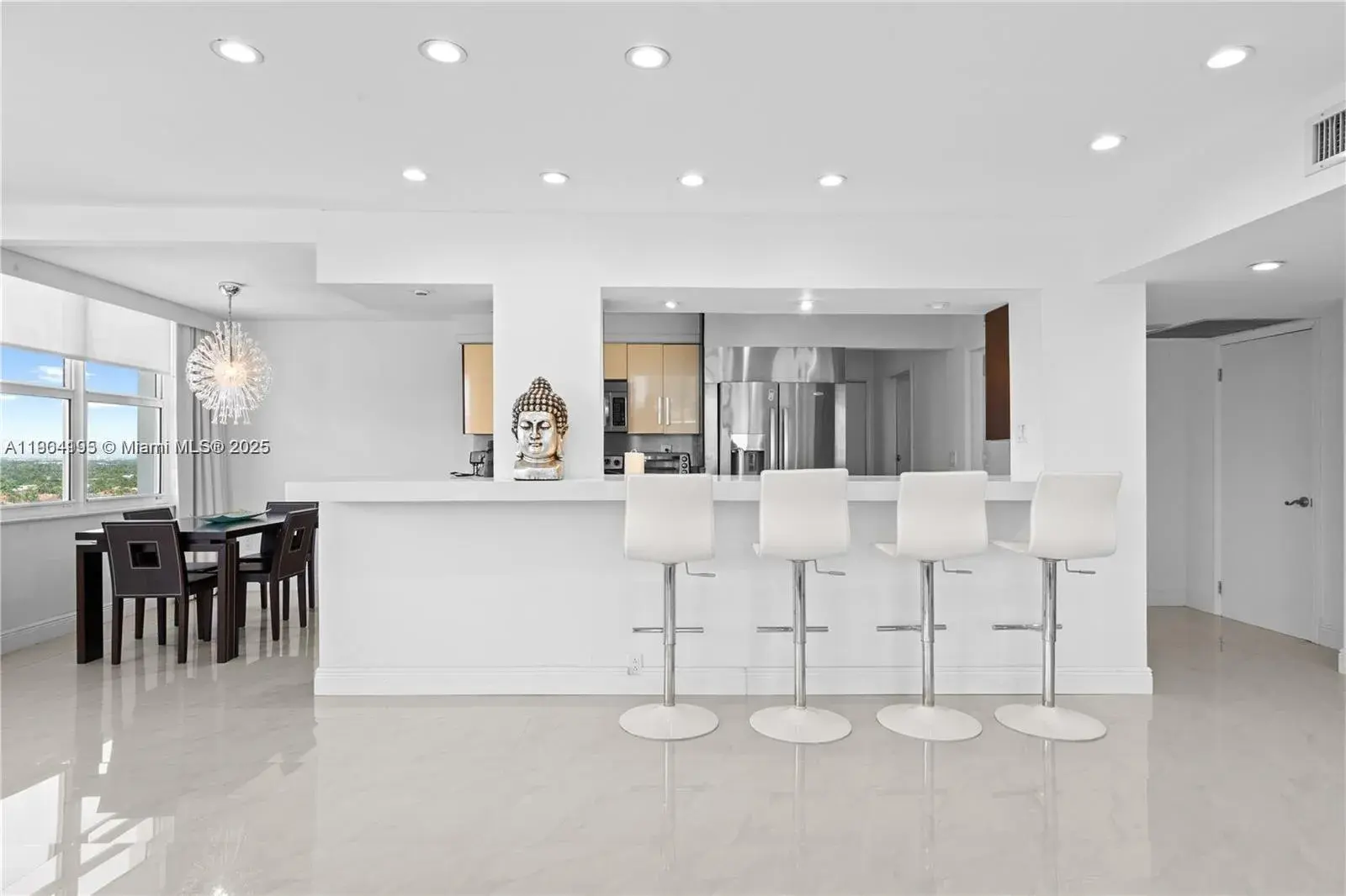 2751 S Ocean Dr, Hollywood FL 33019