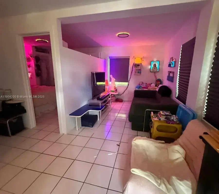 5028 NW 3rd Ave # B, Miami FL 33127
