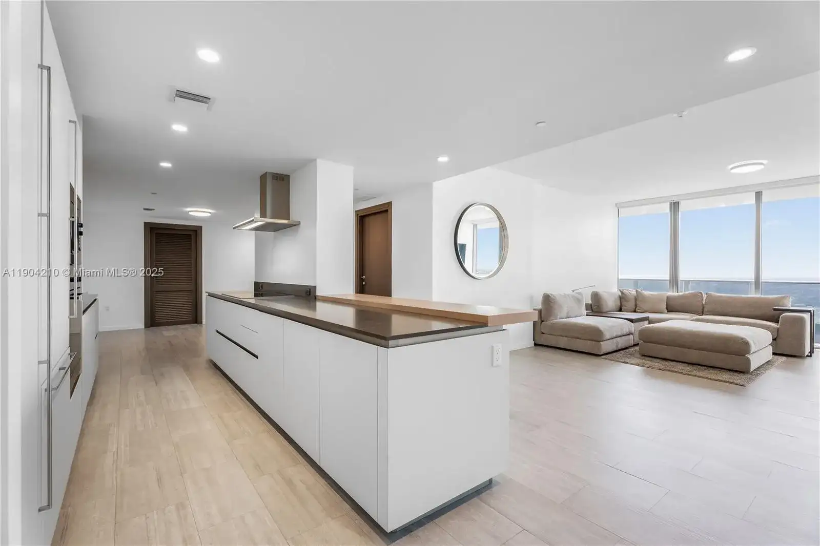 1000 Brickell Plz # 4806, Miami FL 33131 photo 2