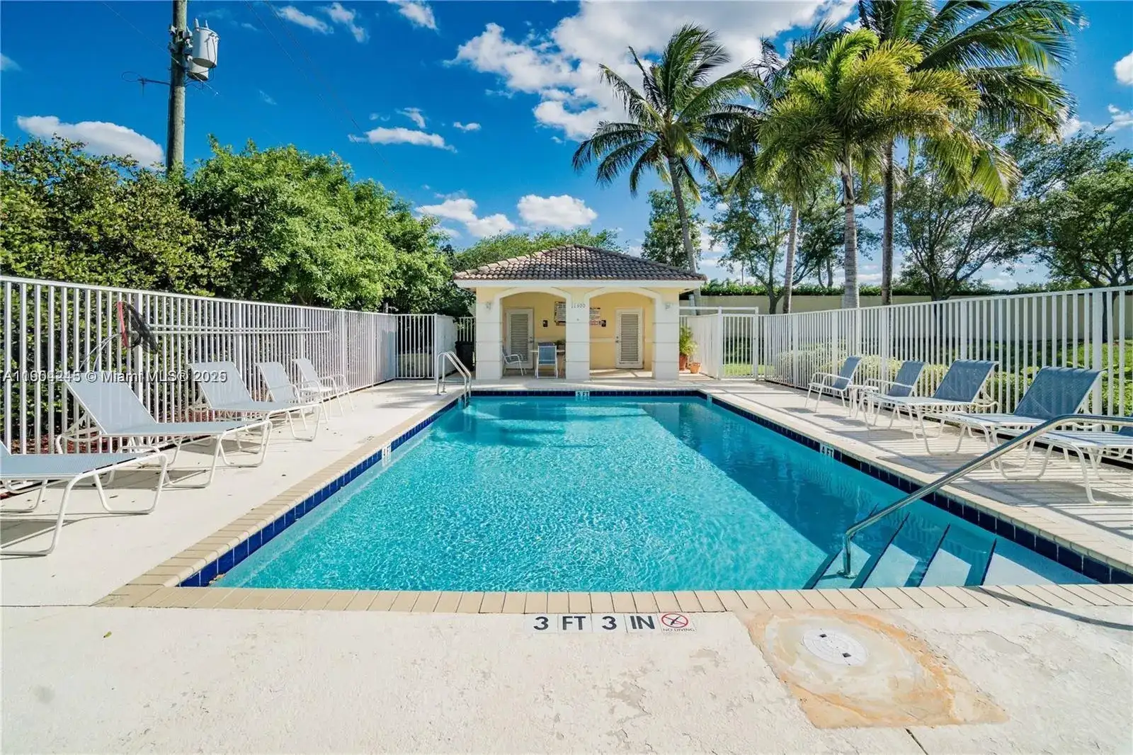 11425 NW 34th Pl, Sunrise FL 33323 photo 2
