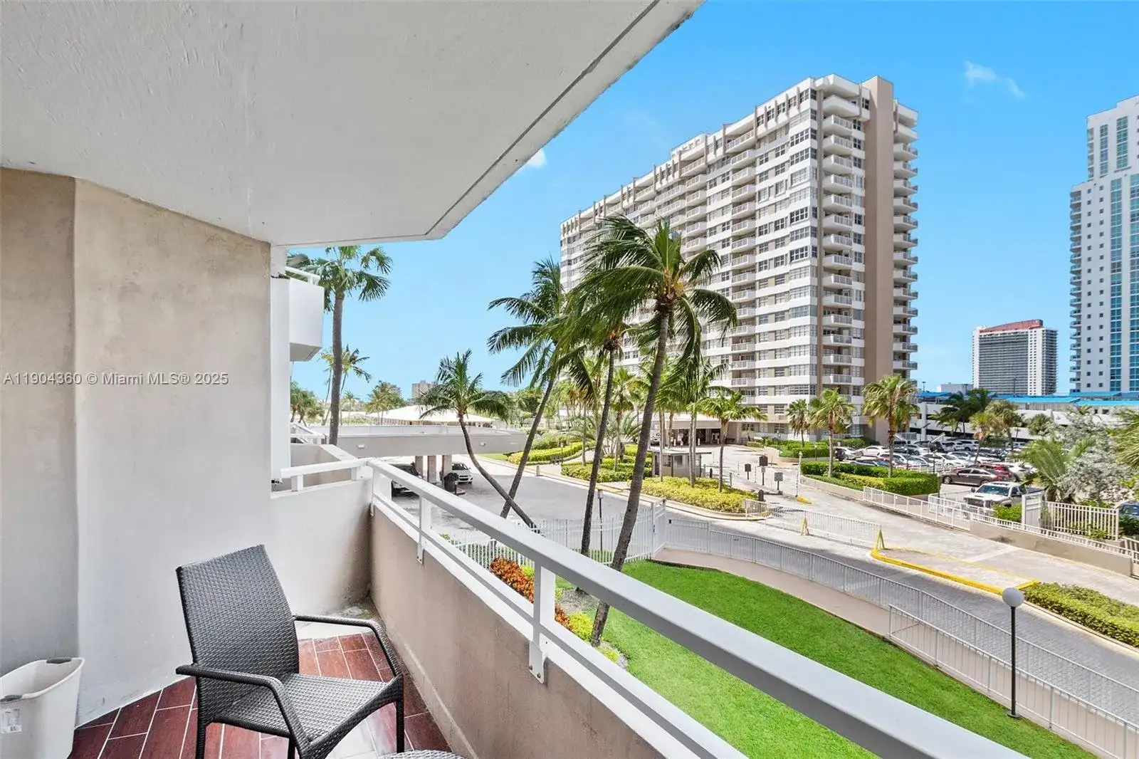 1985 S Ocean Dr # 2M, Hallandale Beach FL 33009 photo 4