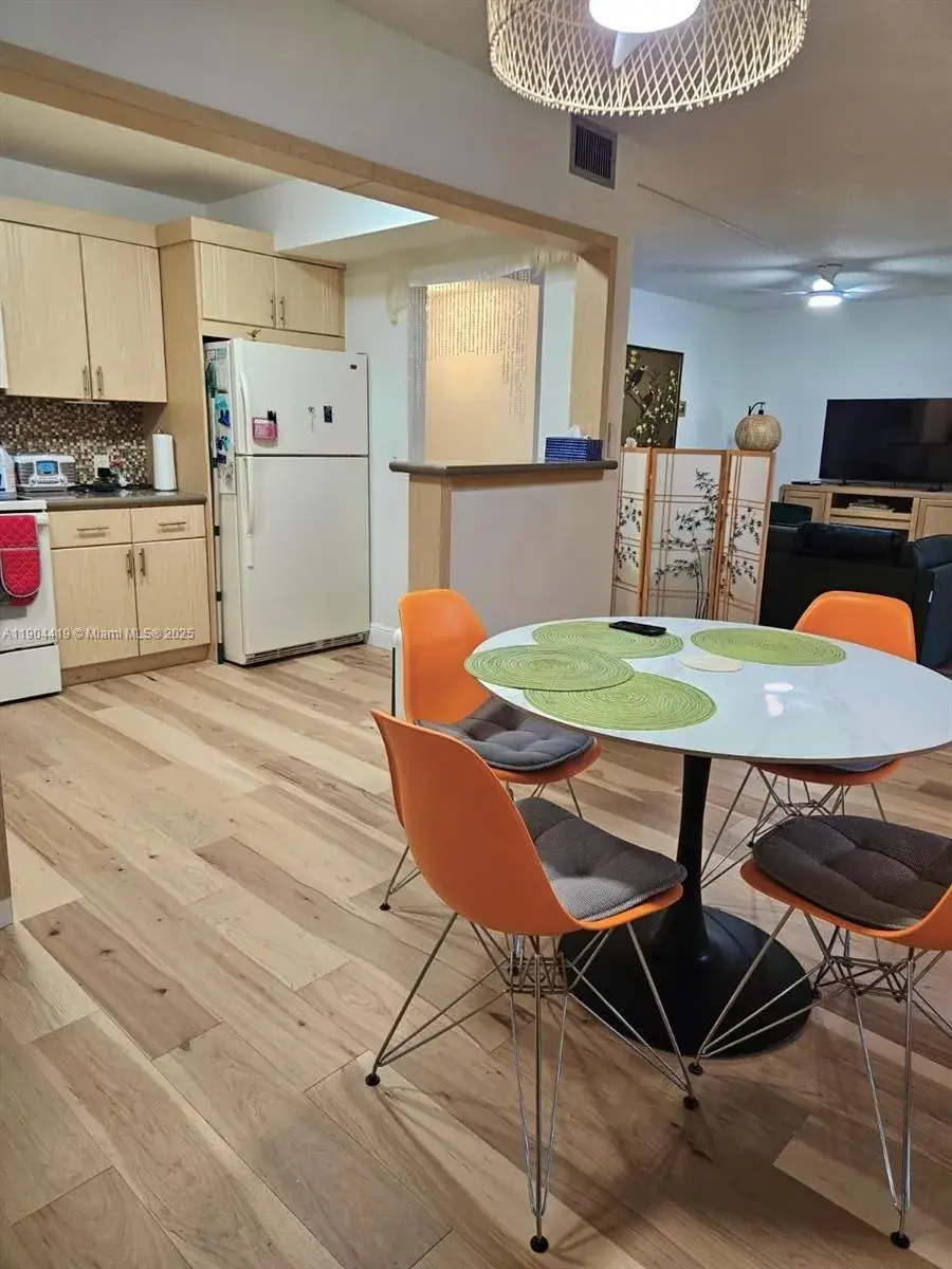 246 Dorset F # 246, Boca Raton FL 33434