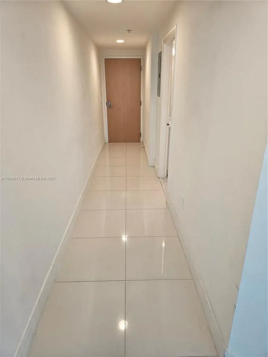 244 Biscayne Blvd # 908, Miami FL 33132 photo 5