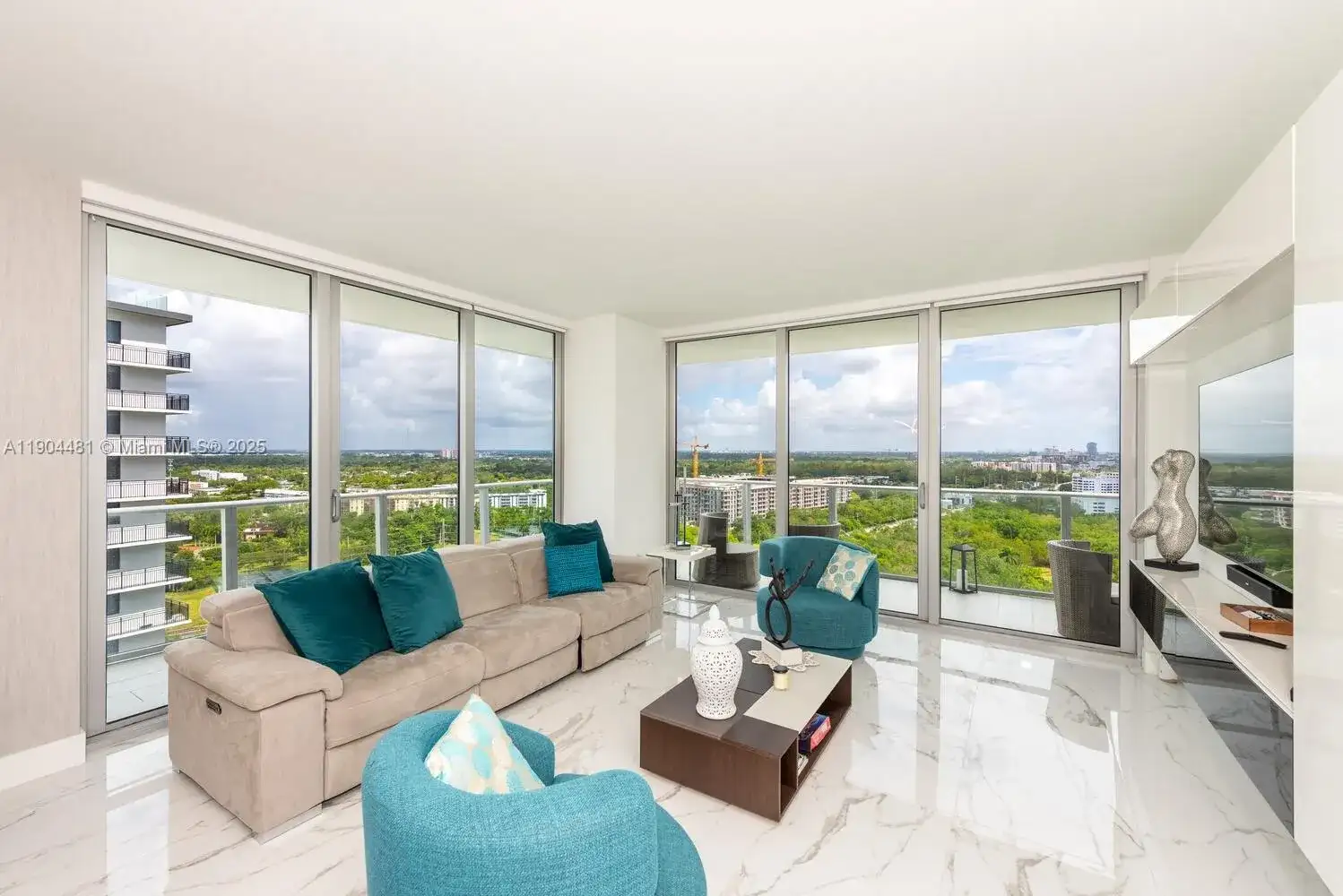 16385 Biscayne Blvd # 2001, North Miami Beach FL 33160 photo 4
