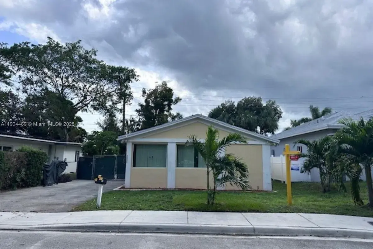 2898 NW 6th Ct, Fort Lauderdale FL 33311
