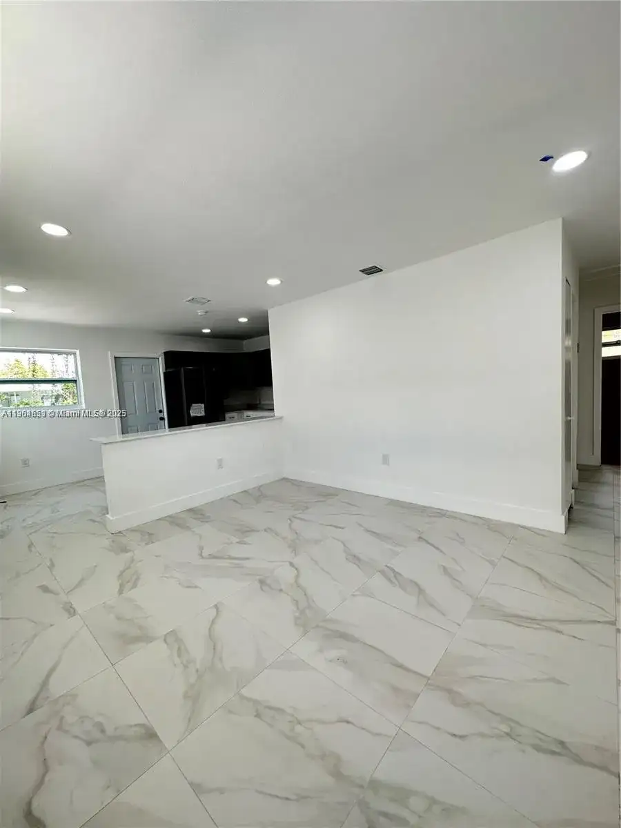 1443 NW 34th St, Miami FL 33142 photo 3