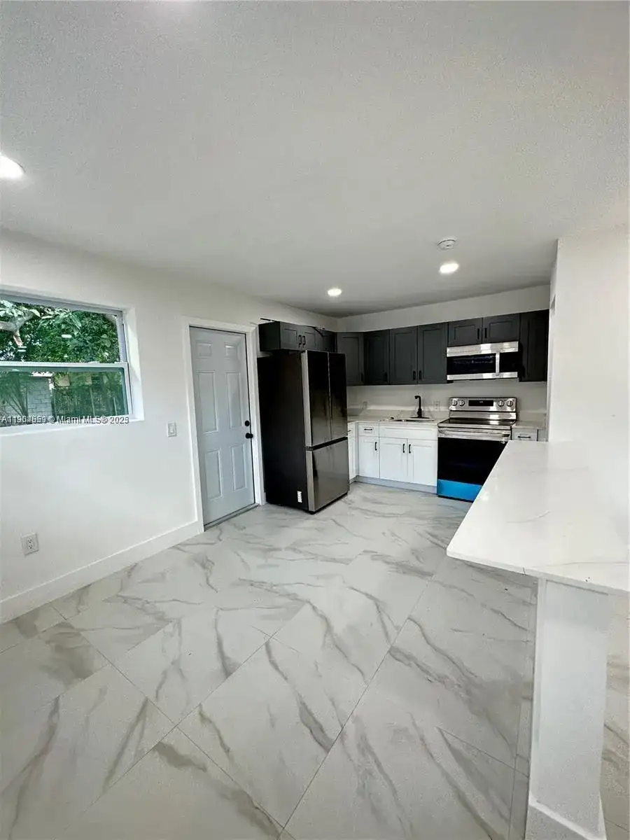 1443 NW 34th St, Miami FL 33142 photo 4