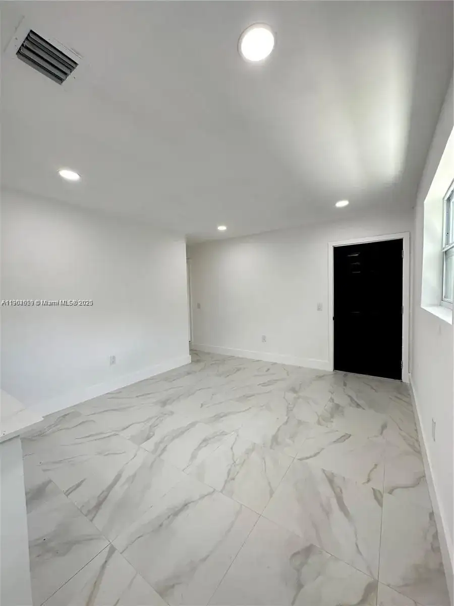 1443 NW 34th St, Miami FL 33142 photo 5