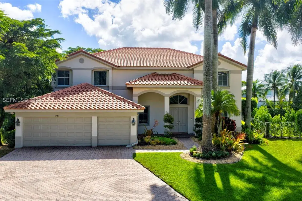 1781 Harbor Pointe Cir, Weston FL 33327