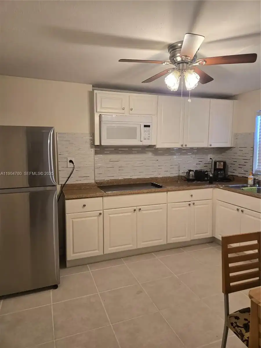 5712 Hollywood Blvd # 2, Hollywood FL 33021