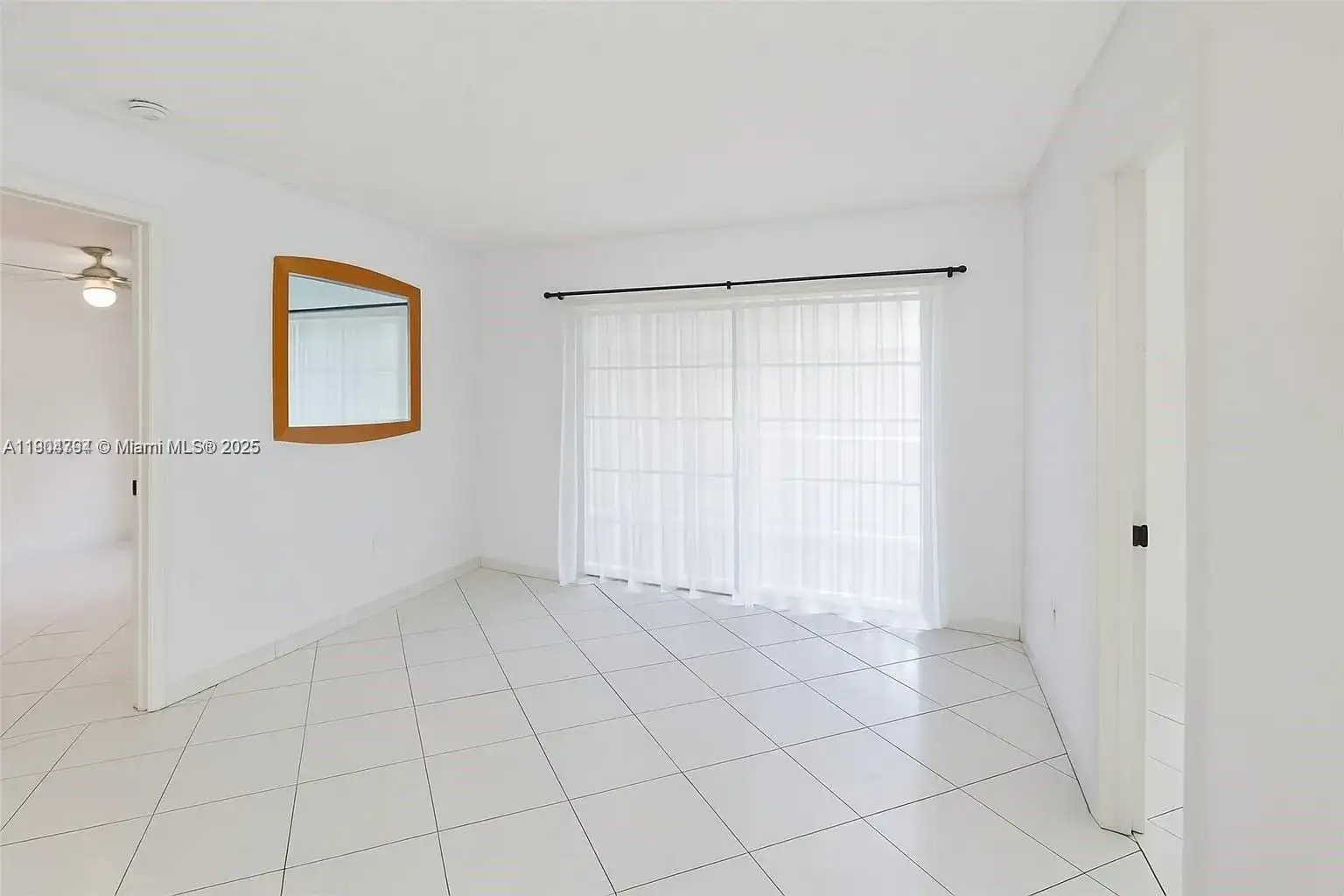 2600 Collins Ave # 405, Miami Beach FL 33140 photo 3