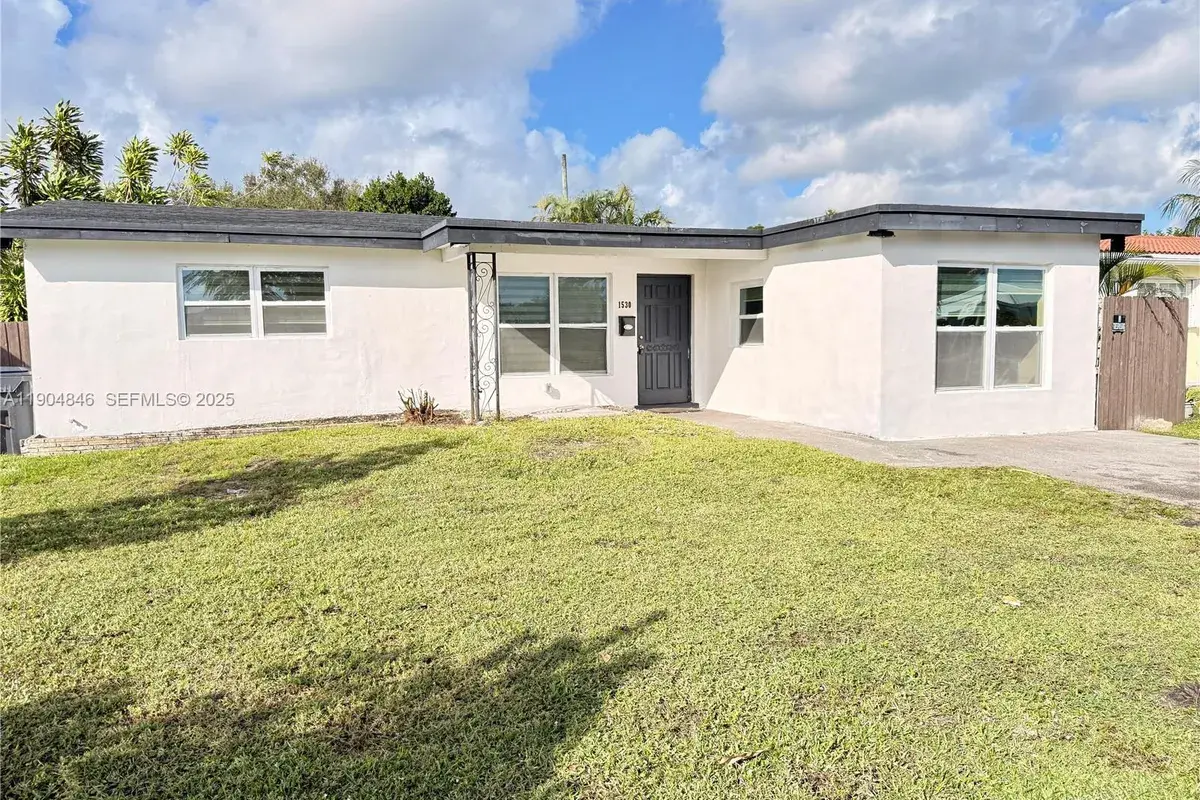 1530 N 56th Ave, Hollywood FL 33021