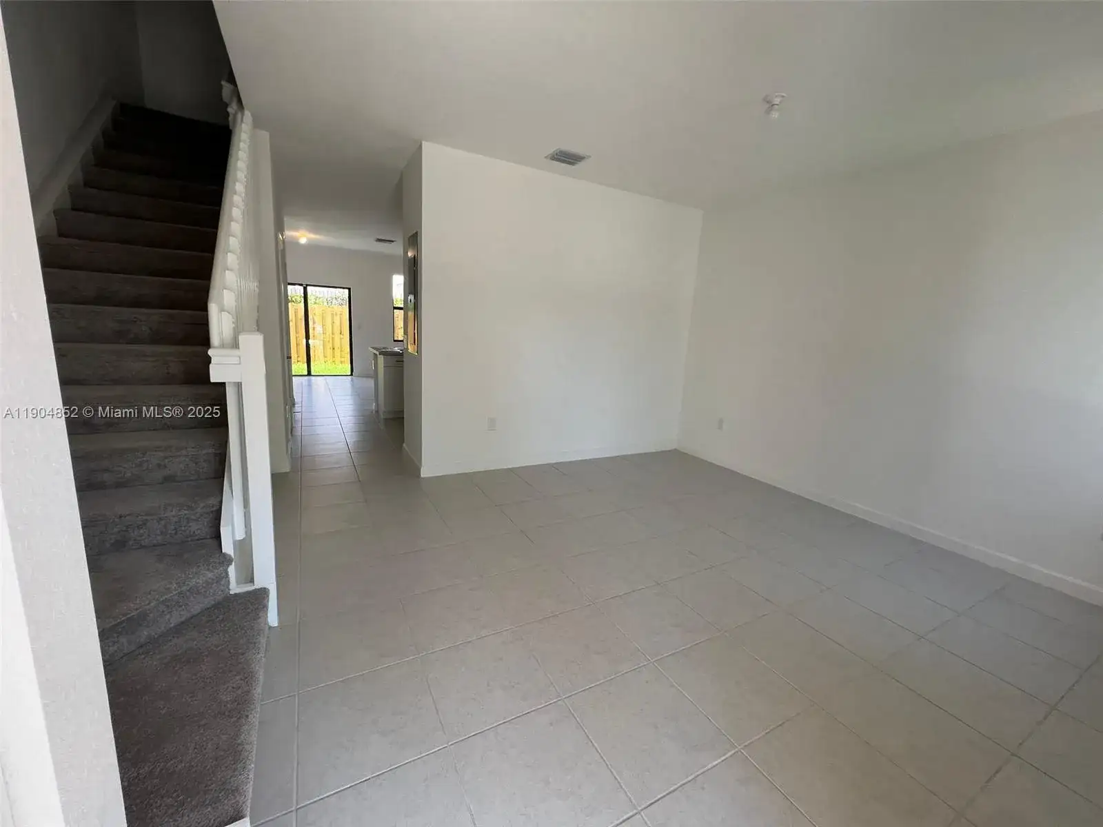 875 NE 211TH ST # 0, Miami FL 33179 photo 2