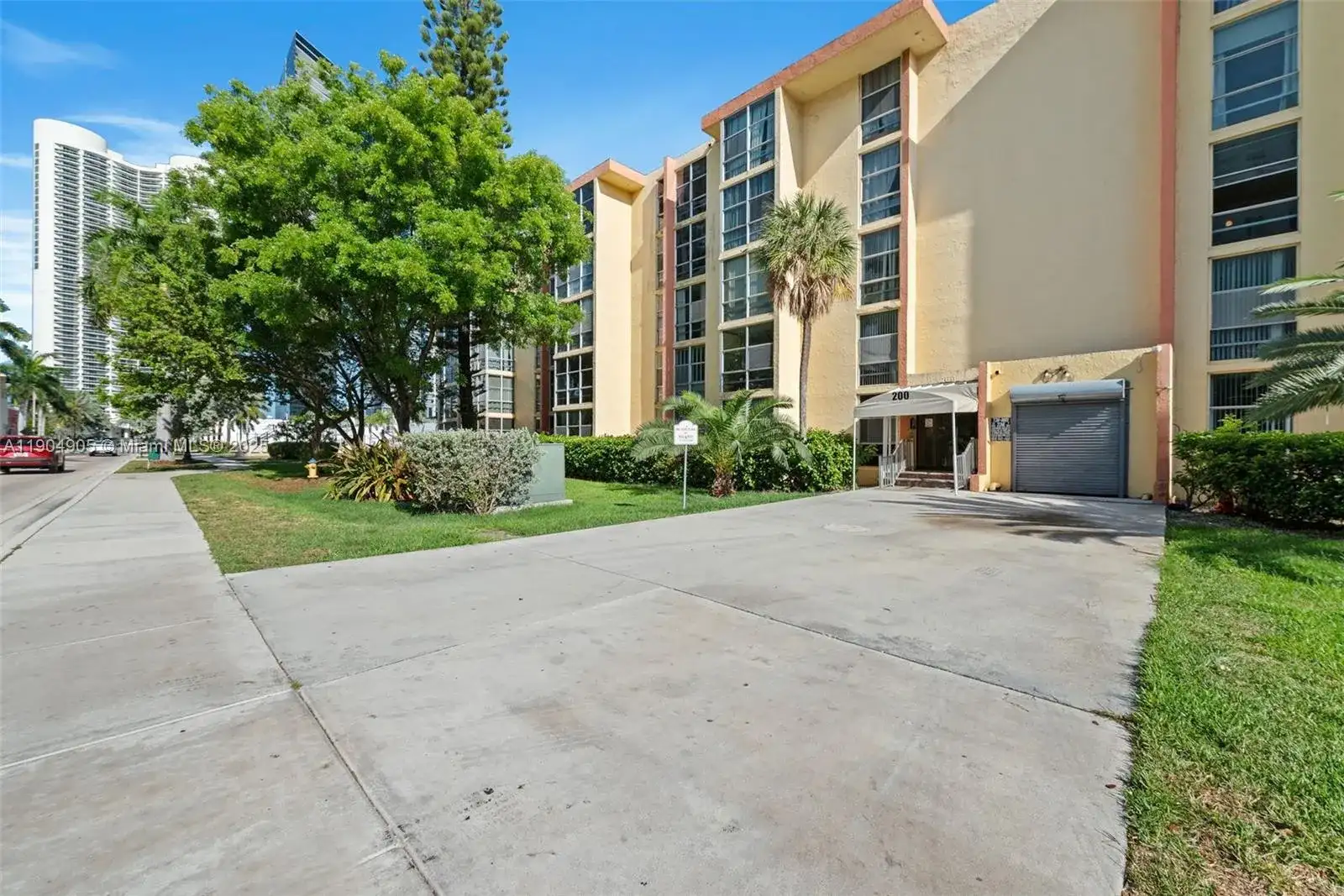 200 172nd St # 108, Sunny Isles Beach FL 33160 photo 3